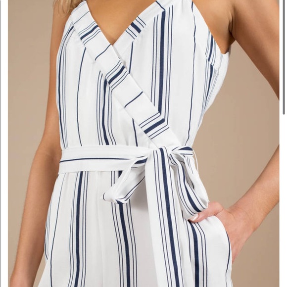 NWT J.O.A Crop Leg Jumpsuit - Picture 3 of 16